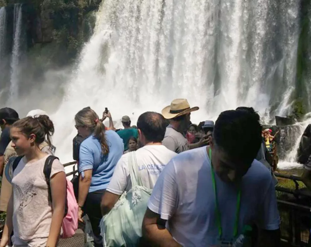 Más de 16 mil personas visitaron las Cataratas durante el fin de semana largo