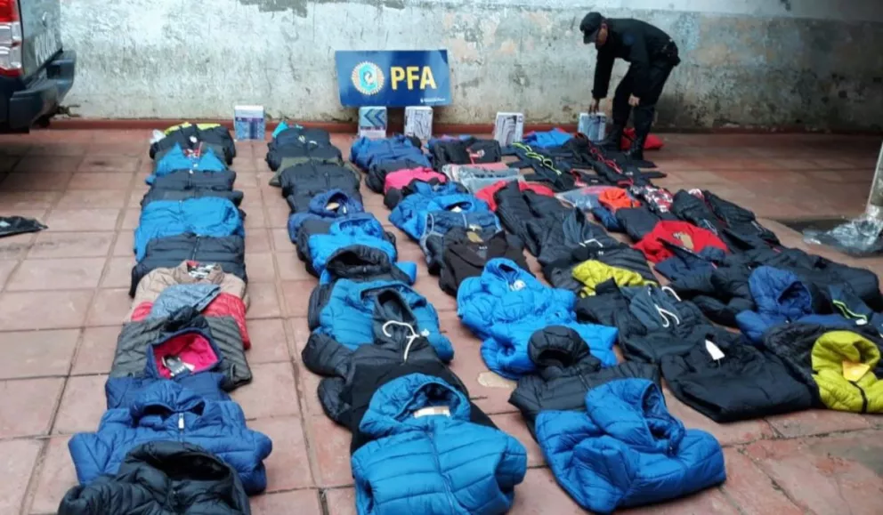 Contrabando contra el frío: Secuestran camperas y ropa de cama por 100 mil pesos