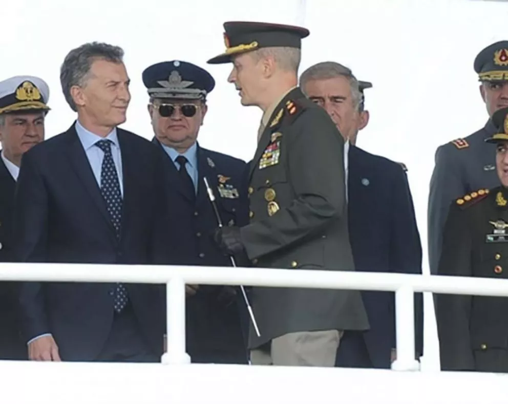 Macri concedió un aumento salarial del 20% para las Fuerzas Armadas