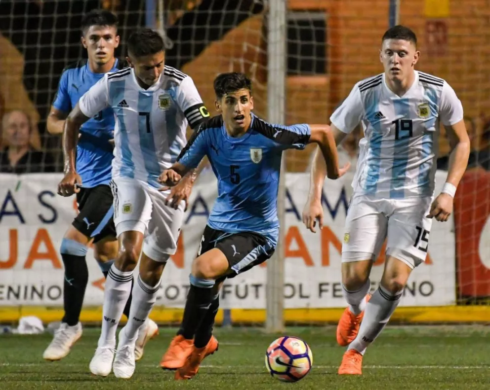 Argentina venció por penales a Uruguay y avanzó a la final del torneo de L' Alcúdia