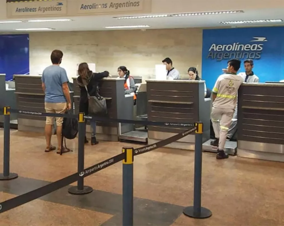 Por poca visibilidad, el aeropuerto de Iguazú no está operativo