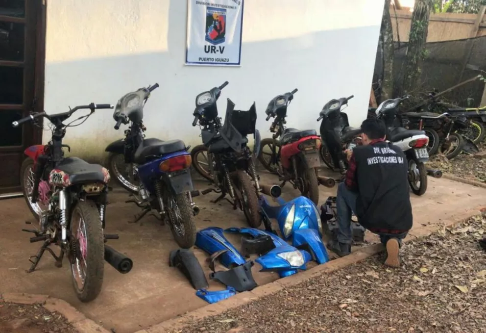 La Policía recuperó 6 motos robadas en intensos operativos en los barrios de Puerto Iguazú