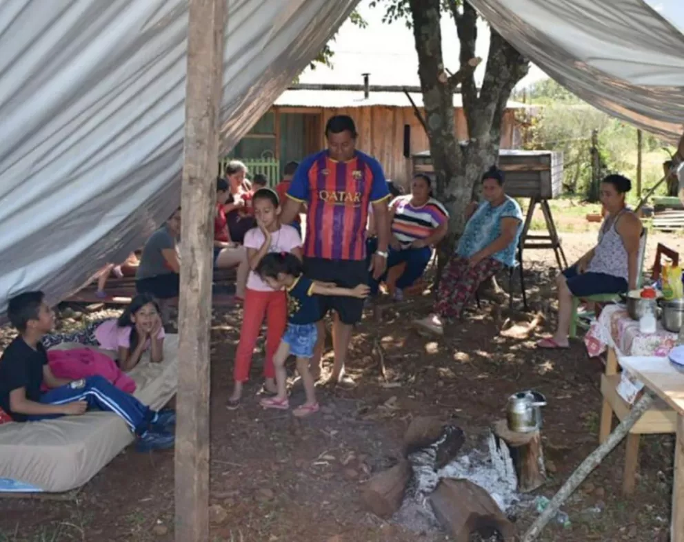 San Pedro: Se dió marcha atrás al desalojo a la familia de Paraje  Santa Rosa