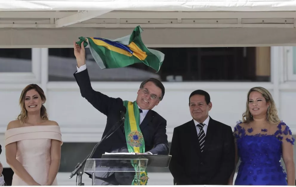 Bolsonaro asumió como presidente de Brasil y prometió combatir la corrupción