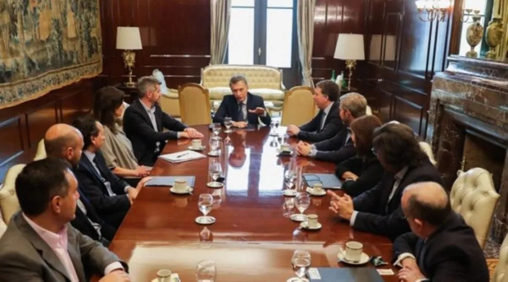 Macri con su gabinete reducido