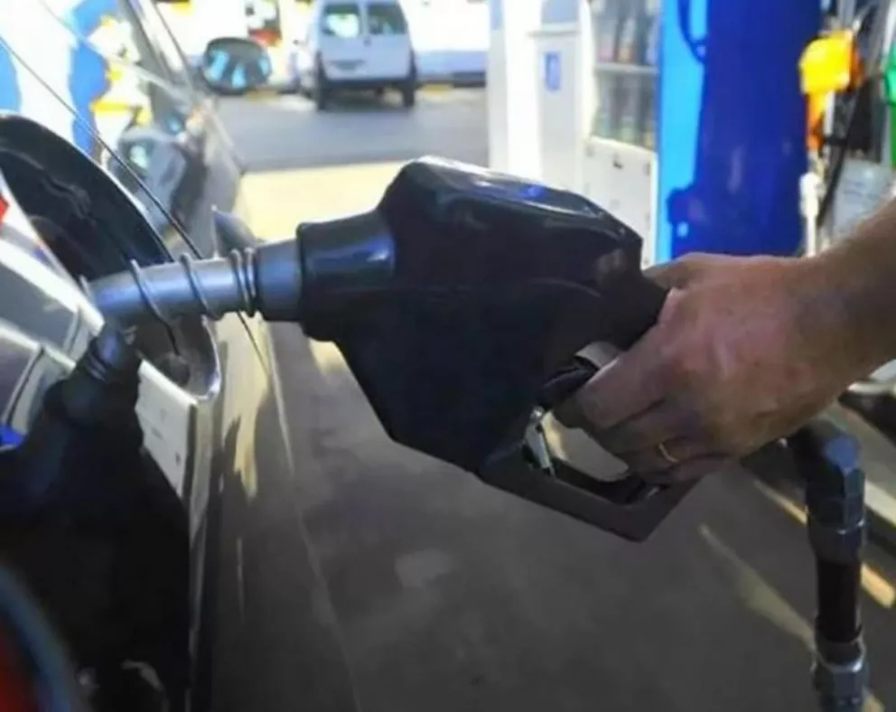 Combustible: "Se vende menos, pero no se nota por el incremento en los precios"