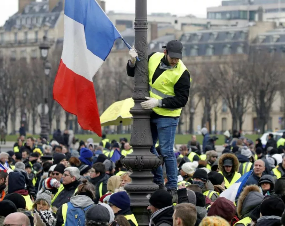 Por décima vez, los "chalecos amarillos" protestan en Francia 