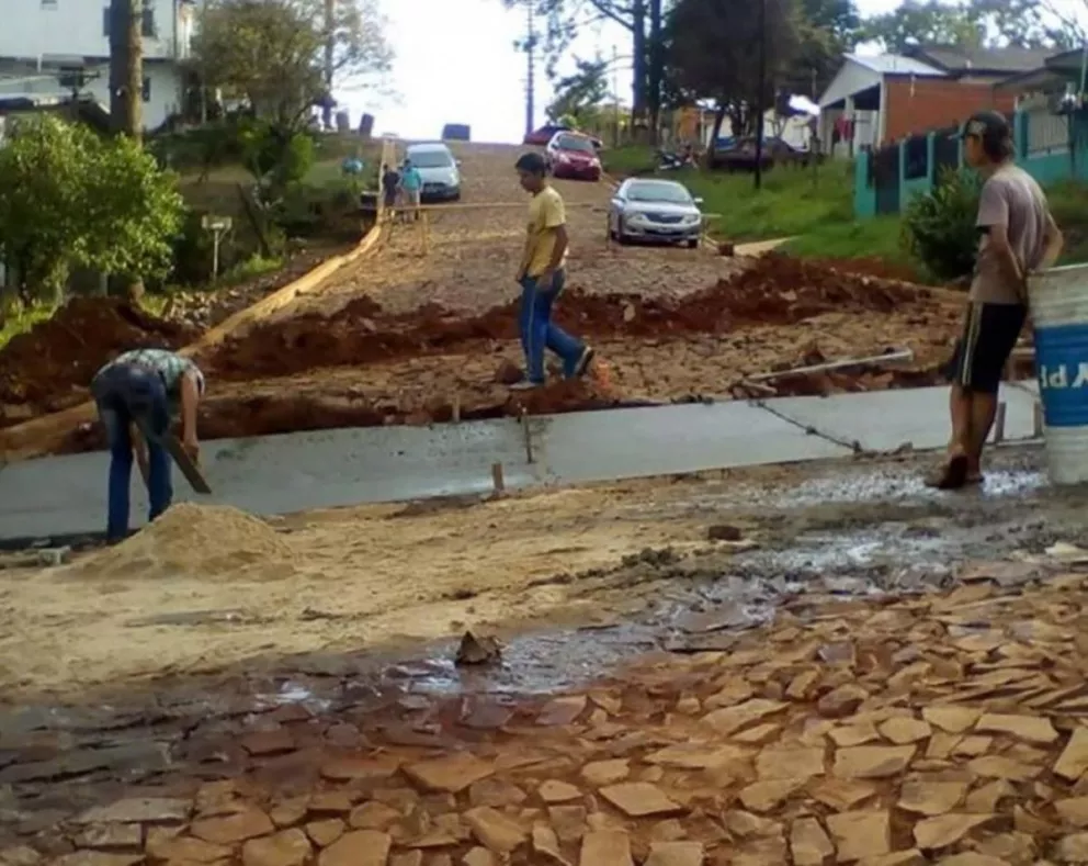 Irigoyen: Tras reclamo de vecinos retomaron obras inconclusas en barrio Terminal