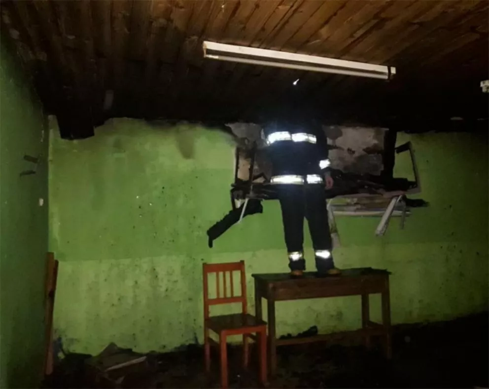 Eldorado: Sin clases en escuela de Puerto Pinares por incendio parcial del edificio