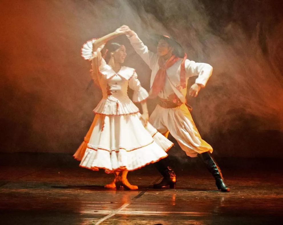 De peñas y leyendas: orquesta, ballet y mucho folklore en el Teatro Lírico