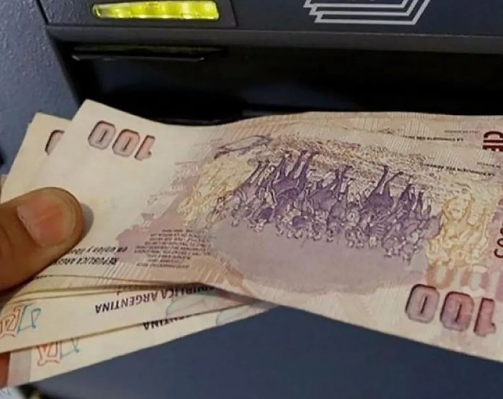 Empleados municipales de Montecarlo cobrarán 4 mil pesos de bono