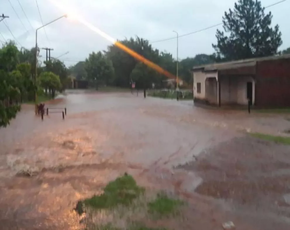 Santo Tomé: Varios vecinos resultaron inundados por el desborde del arroyo Picardía
