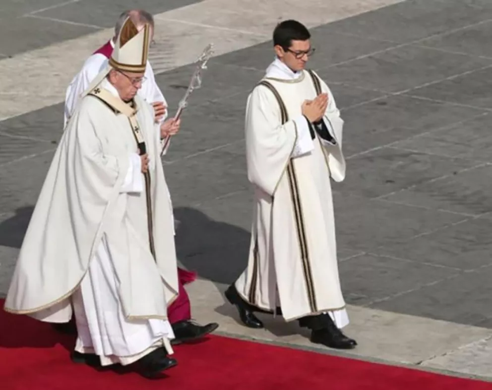 El papa Francisco proclamó santos a monseñor Óscar Romero, Pablo VI y a la madre Nazaria Ignacia
