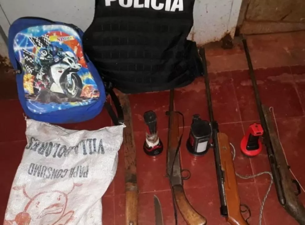 La Policía detuvo a tres personas en Puerto Esperanza por tenencia ilegal de armas