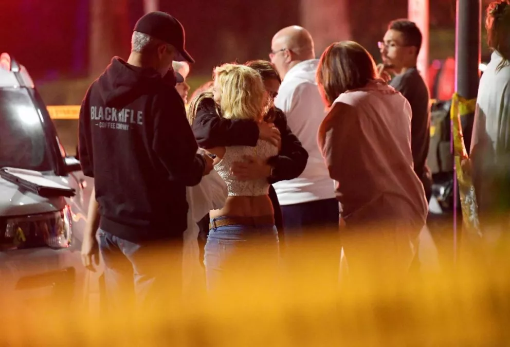 Horror en California: un tirador mató a 12 personas en un bar lleno de estudiantes
