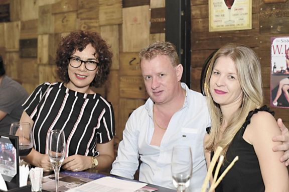 Julia Acosta, Norberto Ruff y Gladys Knach. Julia Acosta, Norberto Ruff y Gladys Knach.