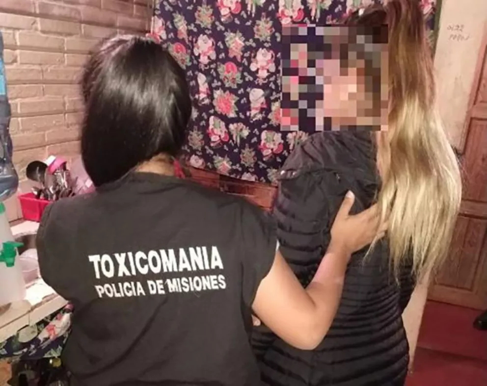 Incautan cocaína y una moto utilizada para la venta en Posadas: una joven detenida