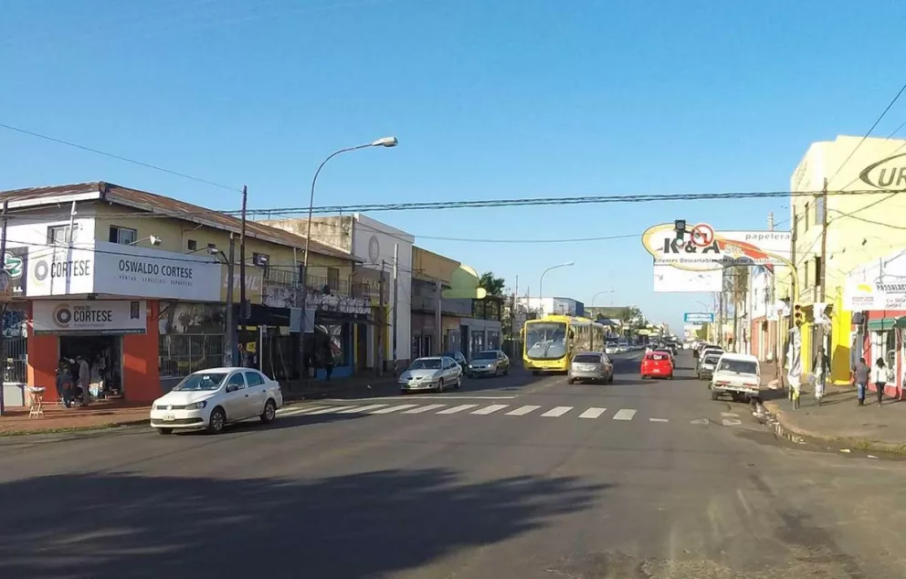 Exceso de velocidad y giros en U, entre las maniobras más peligrosas en la avenida Uruguay.