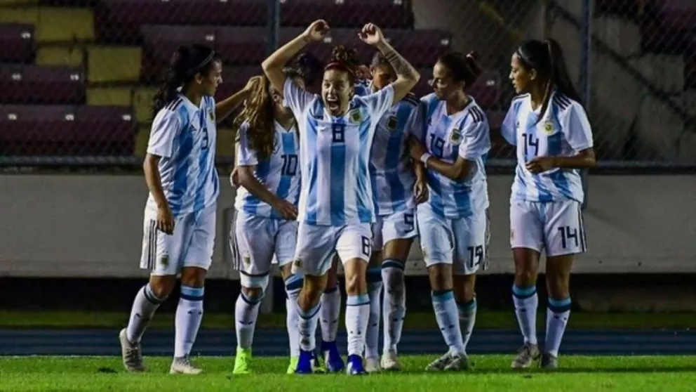 La selección Argentina de fútbol femenino empató y se clasificó al Mundial de Francia