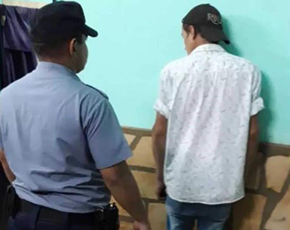 San Ignacio: Un joven fue detenido acusado de agredir a su propio padre