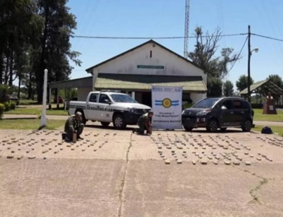 Interceptan en Corrientes un auto que salió de Misiones con carga de droga