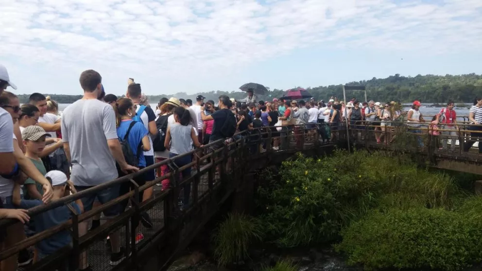 Las Cataratas se vieron desbordadas de turistas