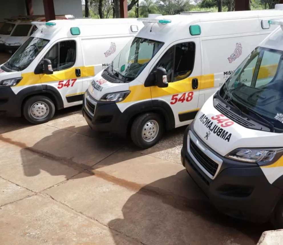 Nuevas ambulancias para los hospitales de Puerto Piray, Jardín América y Candelaria