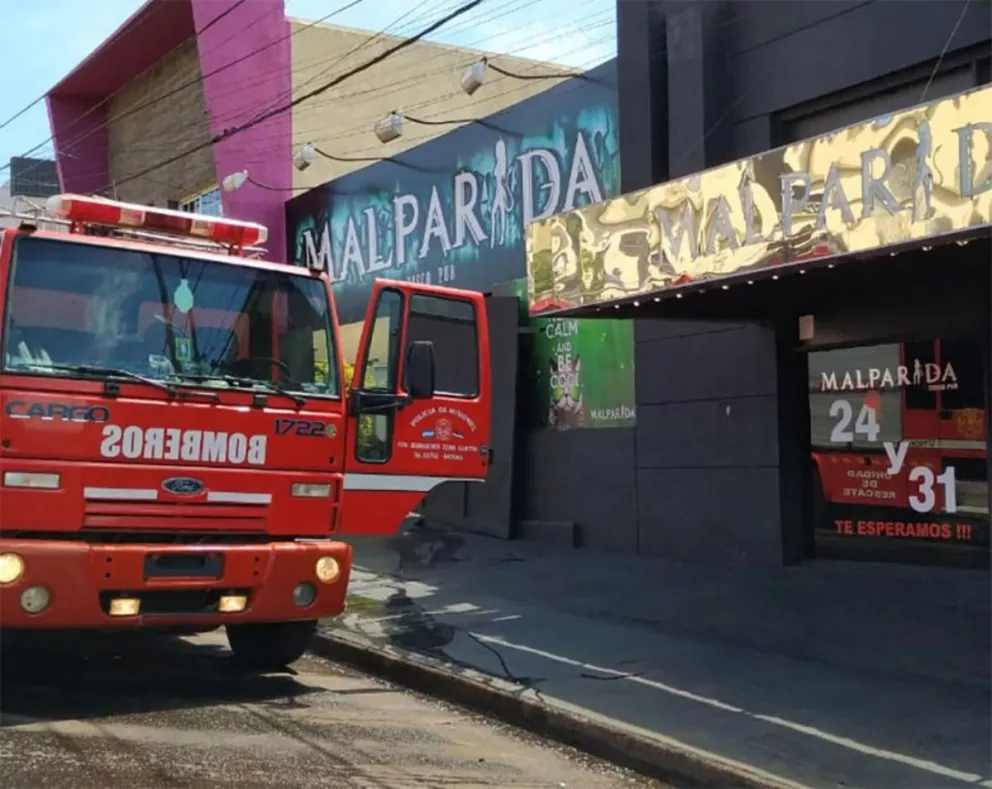 Incendio en Malparida de Posadas deja daños materiales: hay peligro de derrumbe