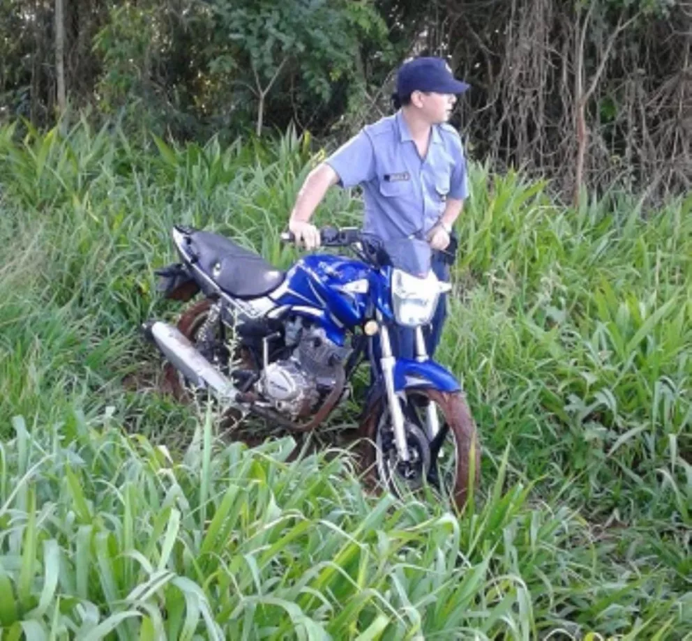 San Vicente: recuperan moto robada en zona de malezas