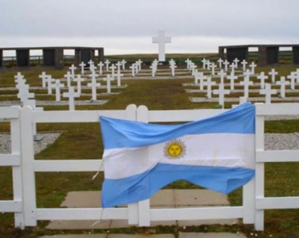 Identifican a otro soldado argentino en el cementerio de Darwin