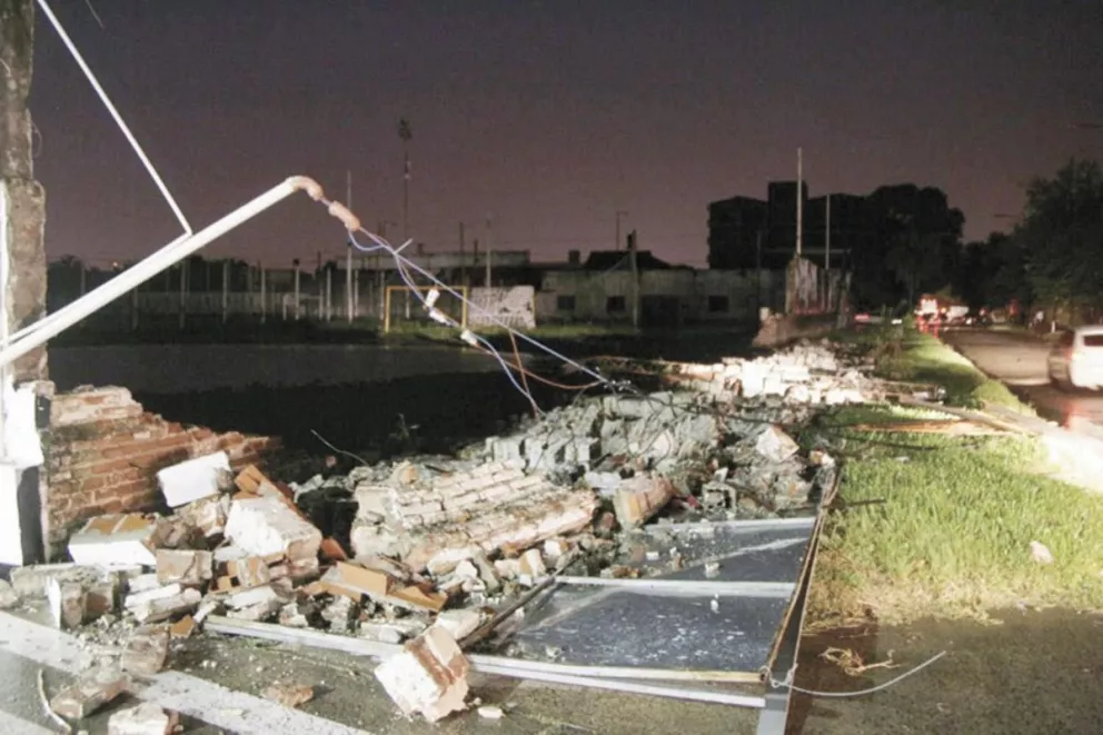 Corrientes sufrió un fuerte temporal que causó destrozos