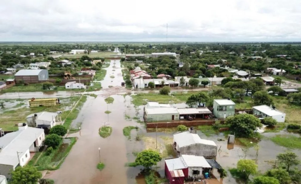 Inundaciones: Hay más de 2 mil personas evacuadas y continuará lloviendo