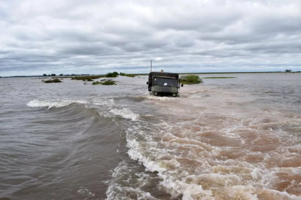 El Ejército colabora con las tareas de evacuación de los inundados en Corrientes