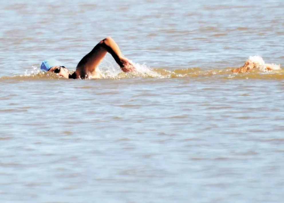 Hoy finalmente se correrá de manera oficial la prueba de la natación en aguas abiertas, desde las 9, en la bahía El Brete