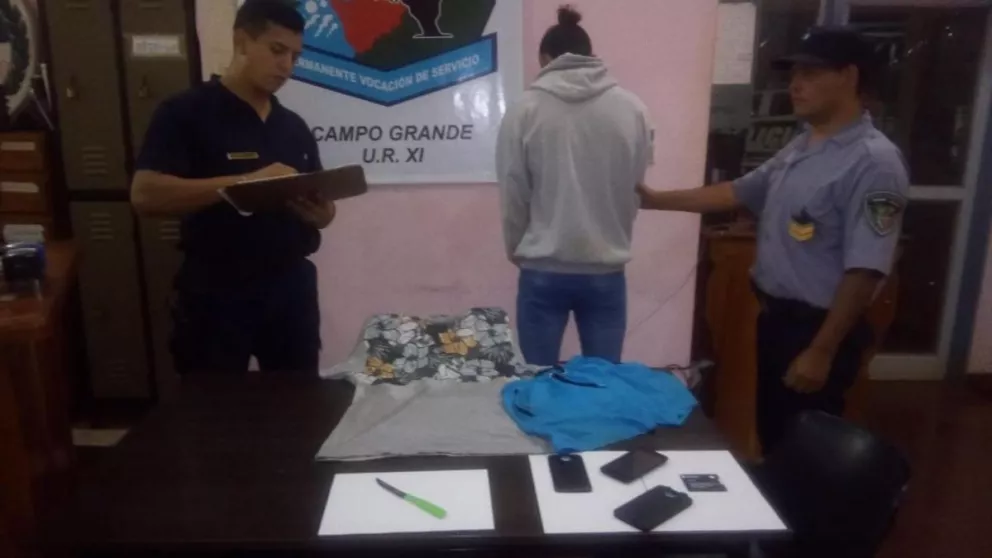 Detuvieron a dos jóvenes acusados de robarle a punta de cuchillo a una mujer en Campo Grande