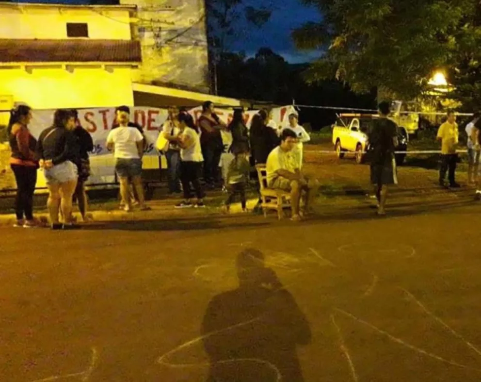Puerto Esperanza: la protesta frente a EMSA supera las 24 horas