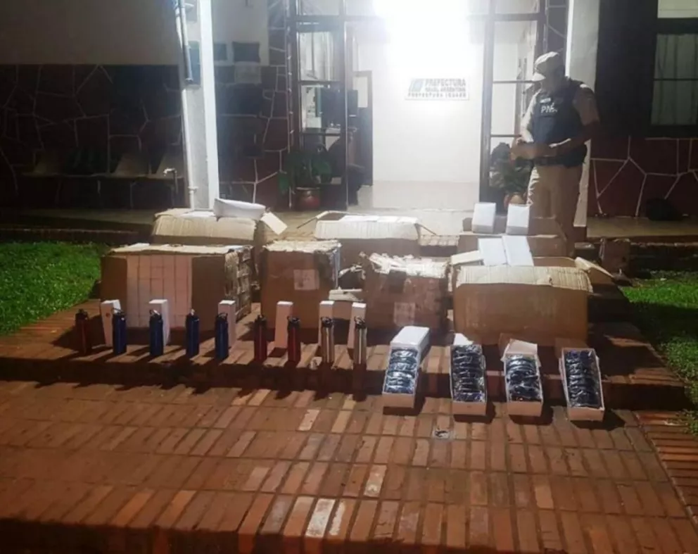 Decomisan más de medio millón de pesos en mercadería ilegal en Puerto Iguazú