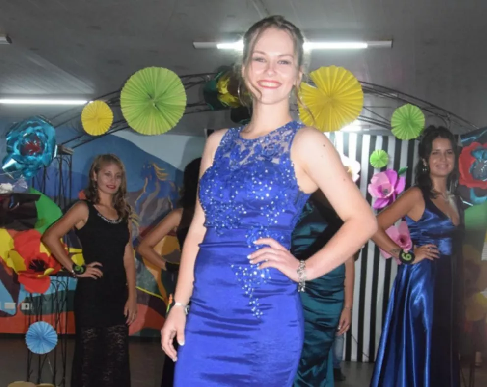 Fátima Ostrowaki se coronó como Miss Campo Viera 2019