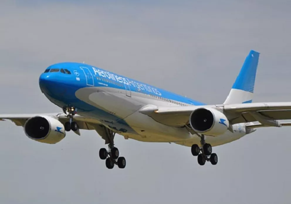 Tras dos accidentes, Aerolíneas Argentinas suspendió los vuelos del Boeing 737