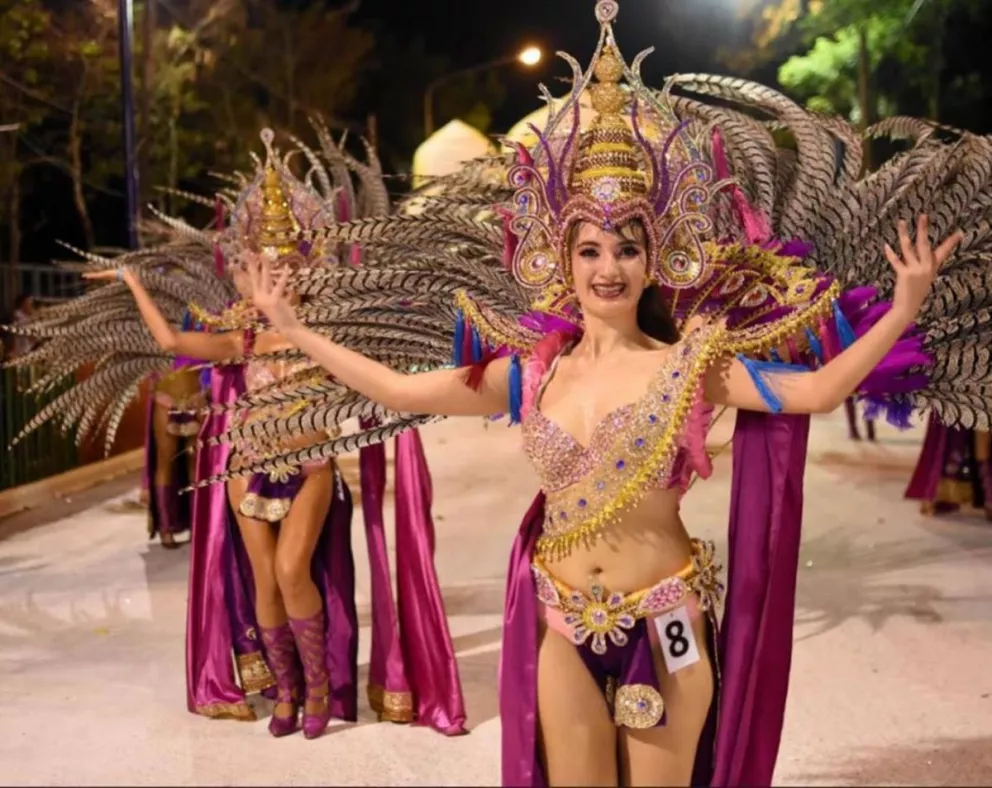 San Ignacio se vistió de fiesta para otra noche de Carnaval