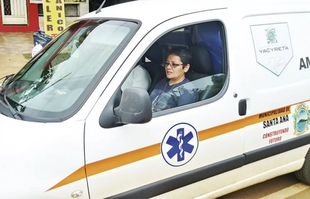 Silvia, la primera chofer de ambulancia de Misiones
