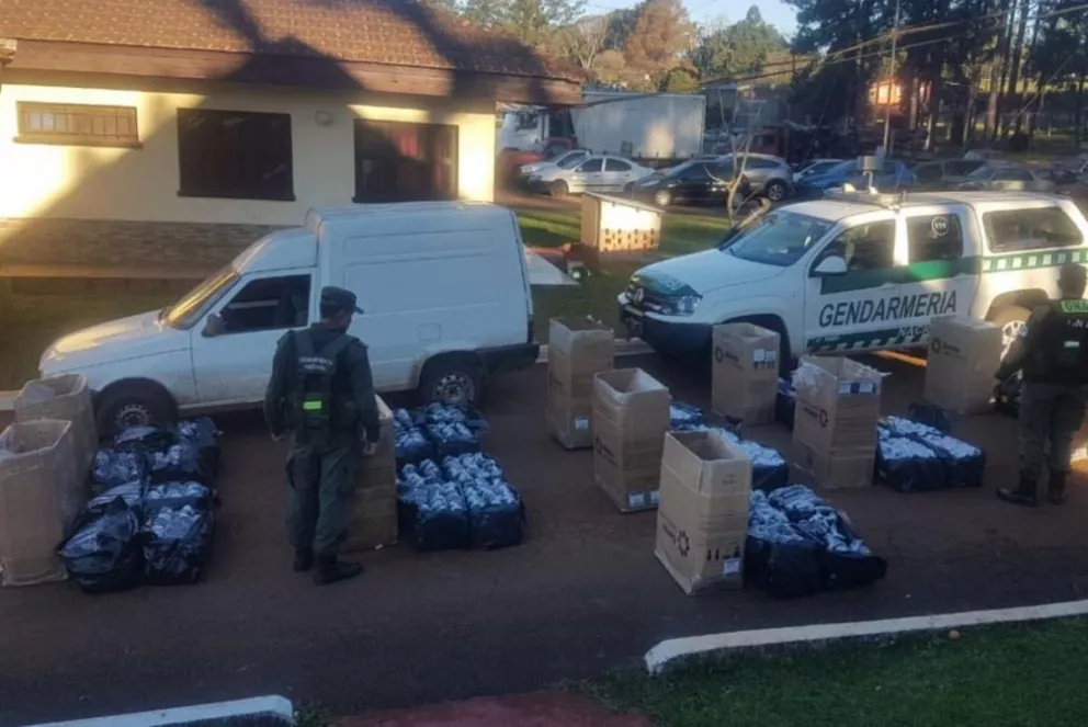 Gendarmería secuestró zapatillas que eran trasportadas sin aval aduanero en Pozo Azul