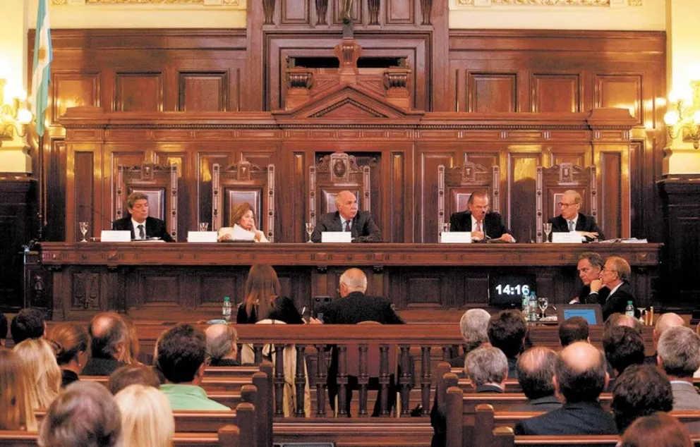 Los miembros de la Corte Suprema de Justicia deberán dar a conocer mañana su decisión en los casos de La Rioja y Río Negro