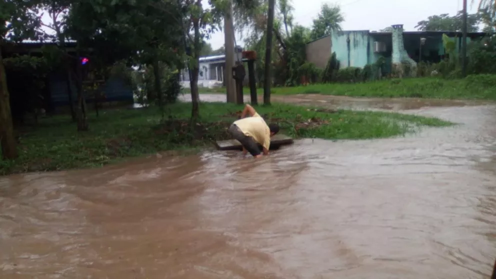 En Ituzaingó cayeron más de 70 milímetros de agua y hay dos familias evacuadas