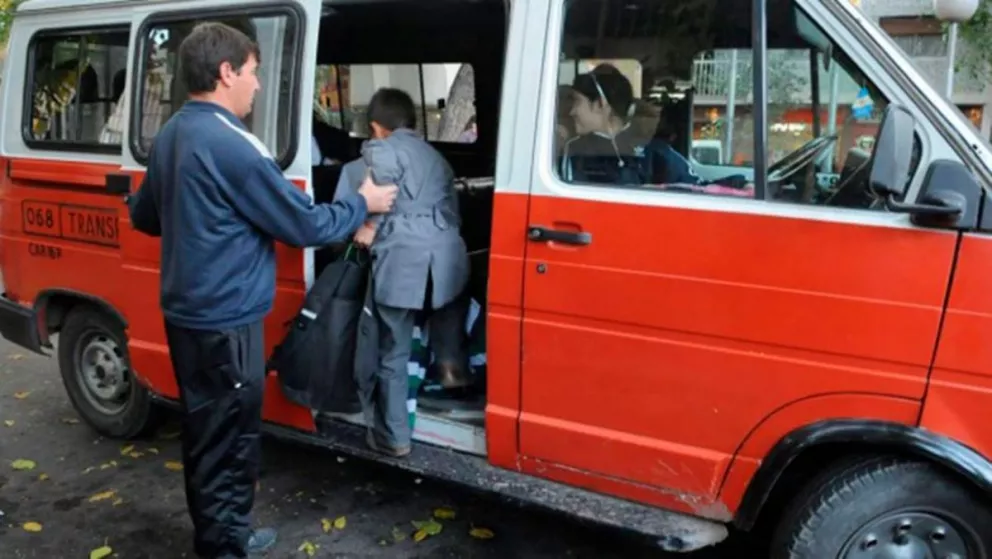 Transportes escolares registran caída del 30% en la demanda 