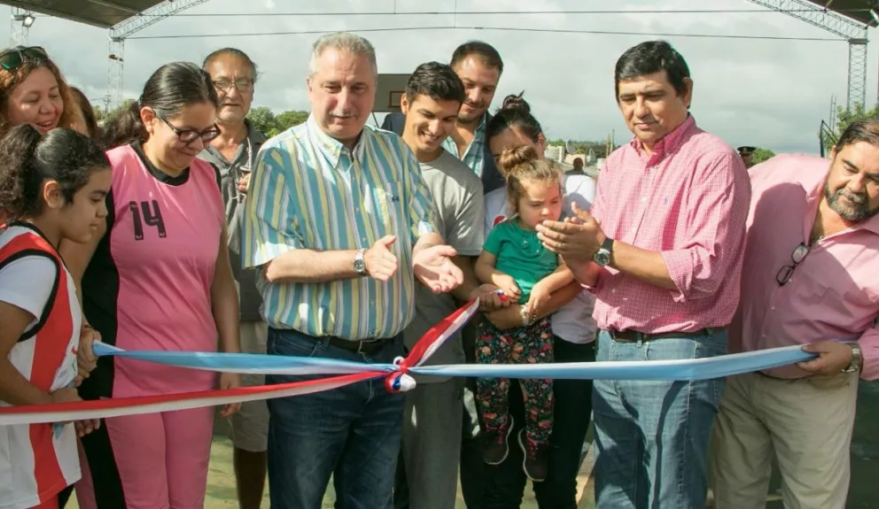 Presupuesto Participativo: Passalacqua inauguró playón deportivo en Itaembé Miní