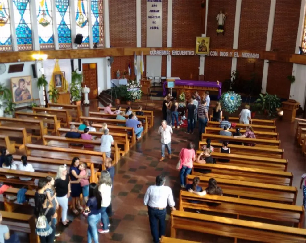 Familiares y amigos despiden los restos de Fiorella Aghem