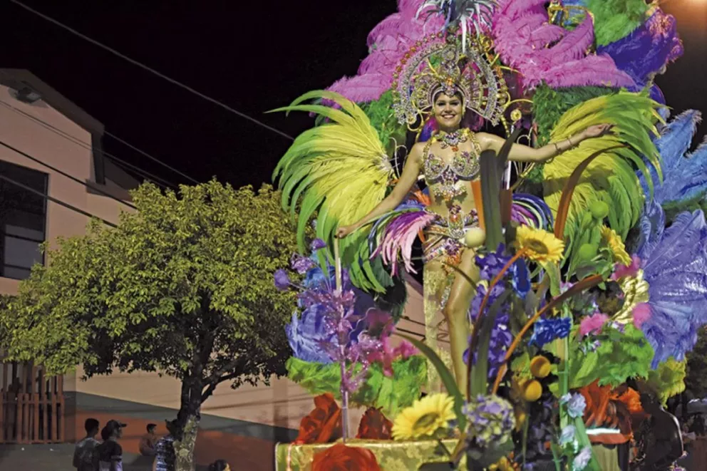 Históricos y principiantes, todos celebran el carnaval