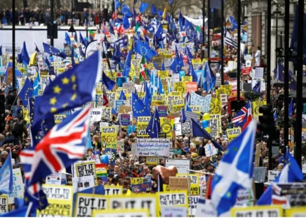 Brexit: con una marcha masiva, piden en Londres un segundo referéndum