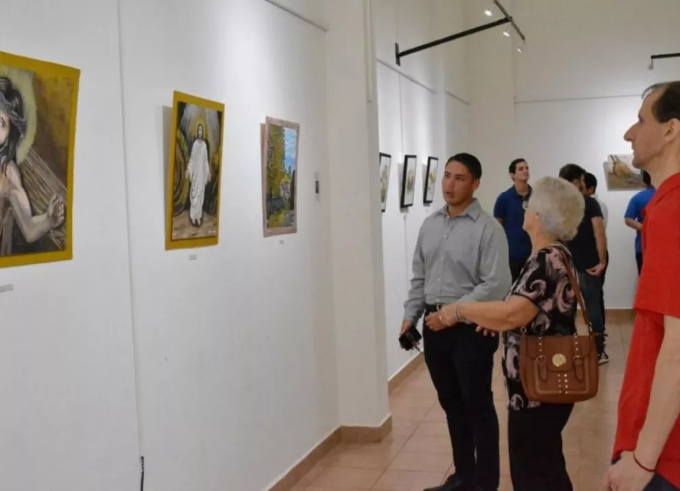 Semana Santa en Apóstoles con muestra pictórica en el Centro Cultura Raúl Delavy